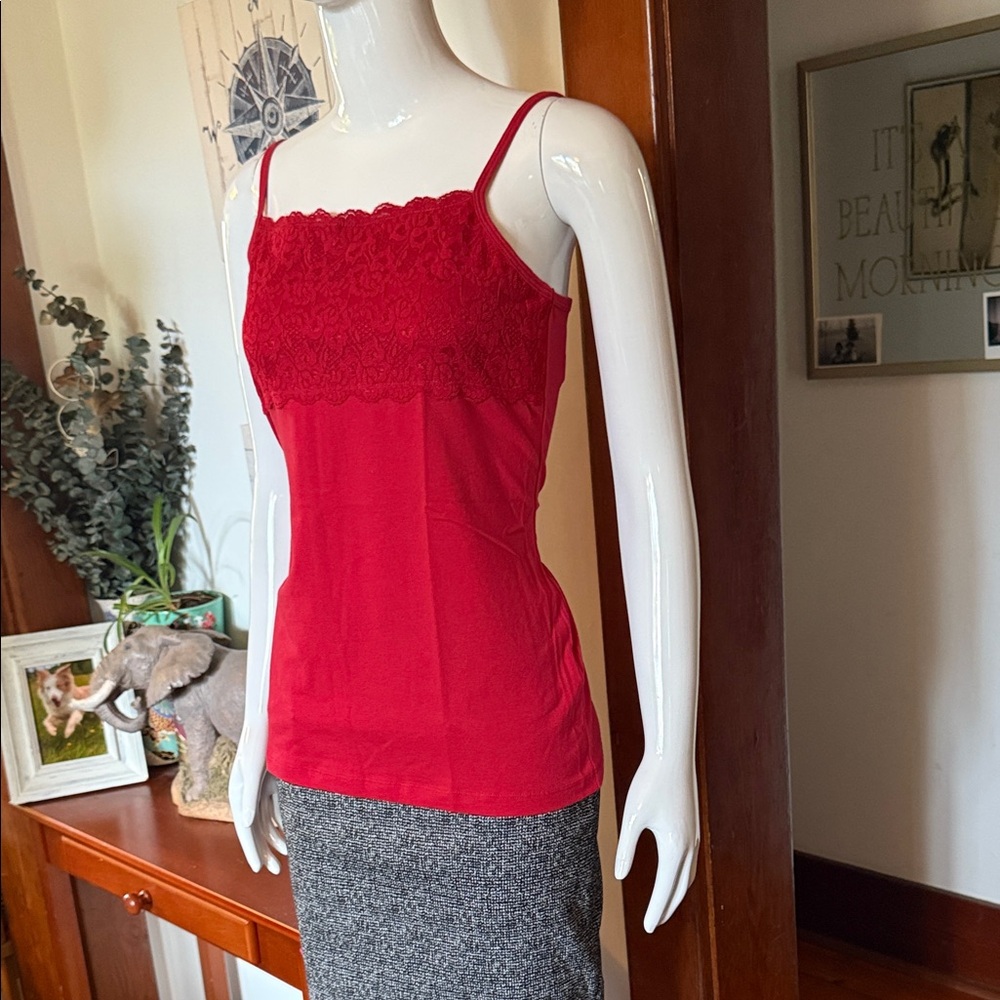 NWT northern reflections size small cotton blend Red Lace Trim Cami Top